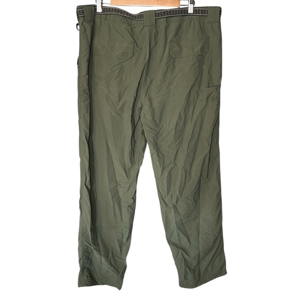L.L. Bean Olive Belted Men’s Cargo Hiking Pants - Picture 2 of 9